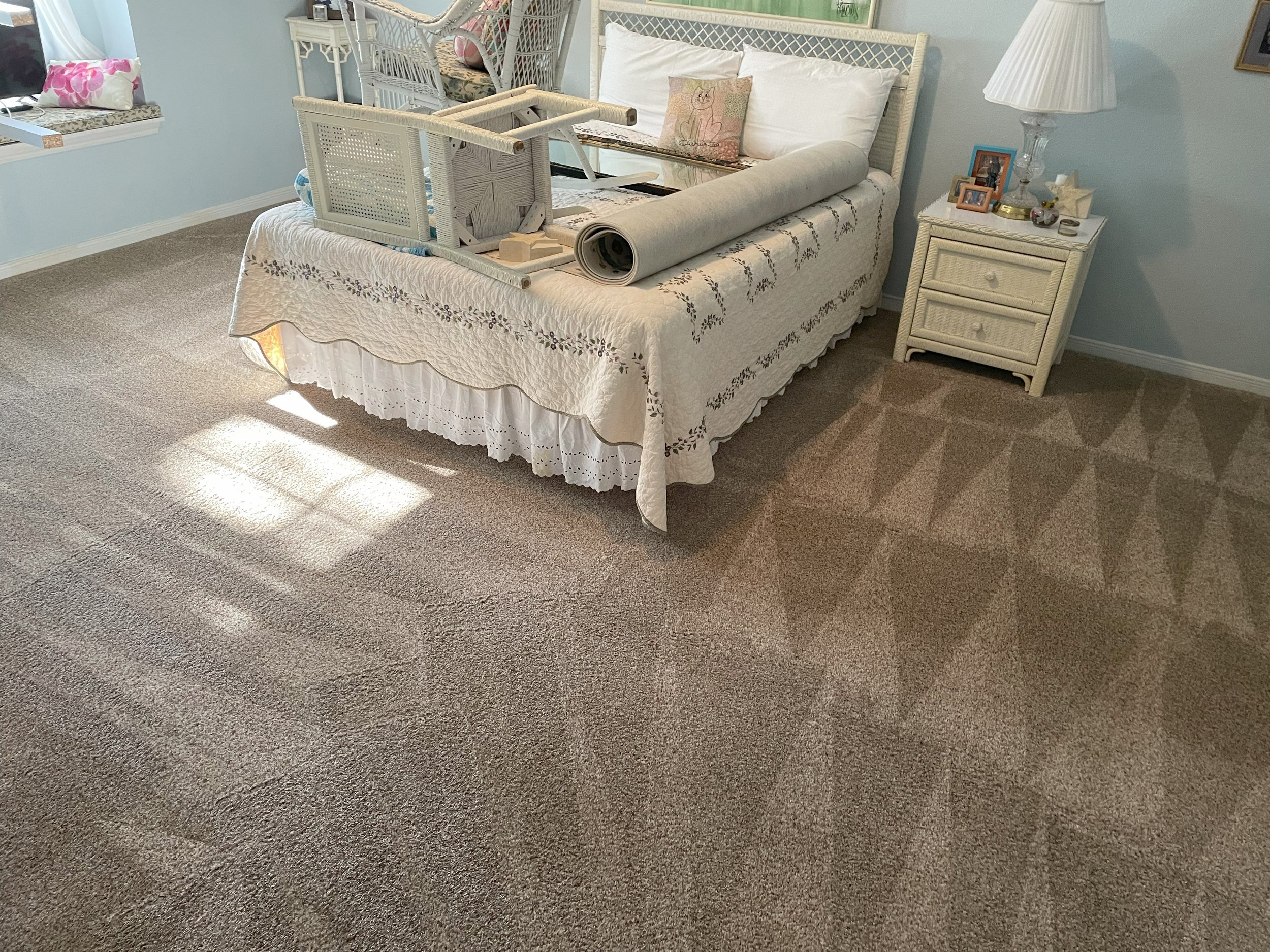 Beige bedroom carpet at a Rapid Dry cleaning job.